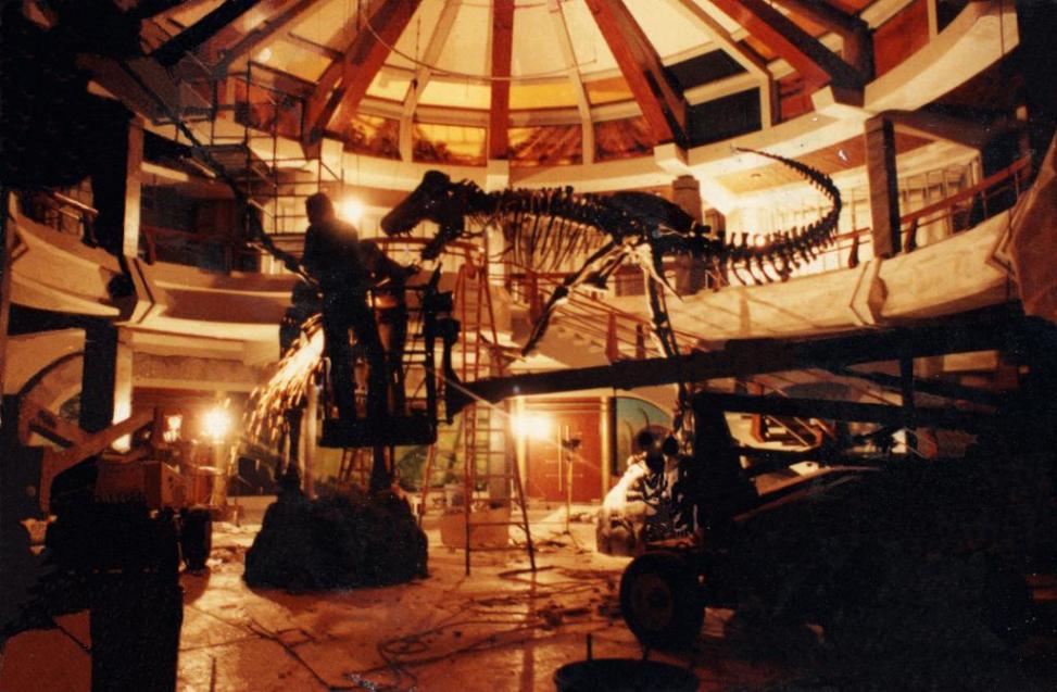 Visitors' Center Rotunda (Set) - Jurassic Outpost Encyclopedia